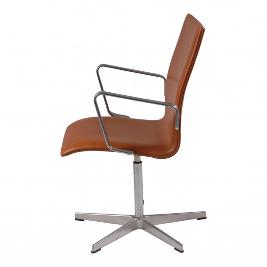 Arne Jacobsen oxford chair with Walnut aniline leather CPH Classic